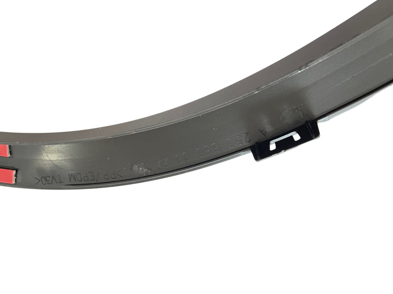 Moldura Paralama Dianteiro Mercedes Glc 250 2016 2017 2018 2019 Lado PASSAGEIRO (Direito)